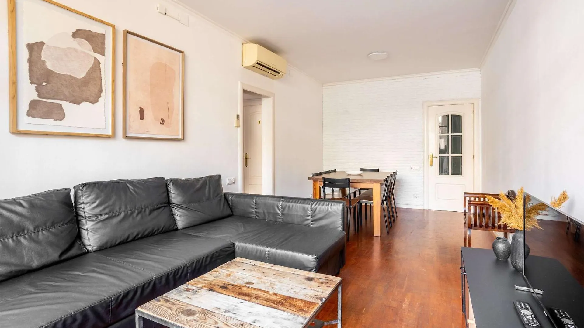 Next To Sagrada Familia 4-Bedroom Apartment Barcelona