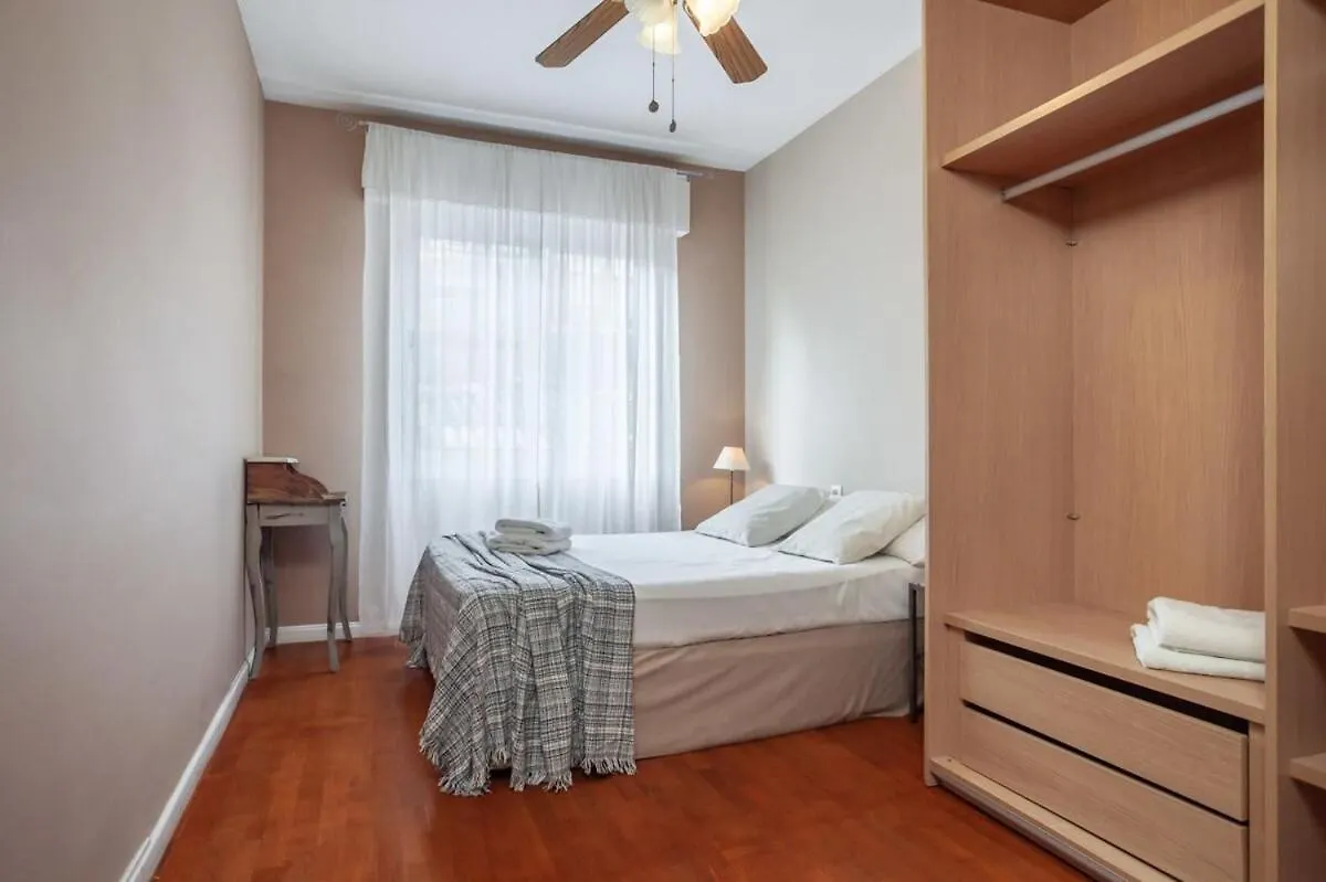 Next To Sagrada Familia 4-Bedroom Apartment Barcellona Spagna