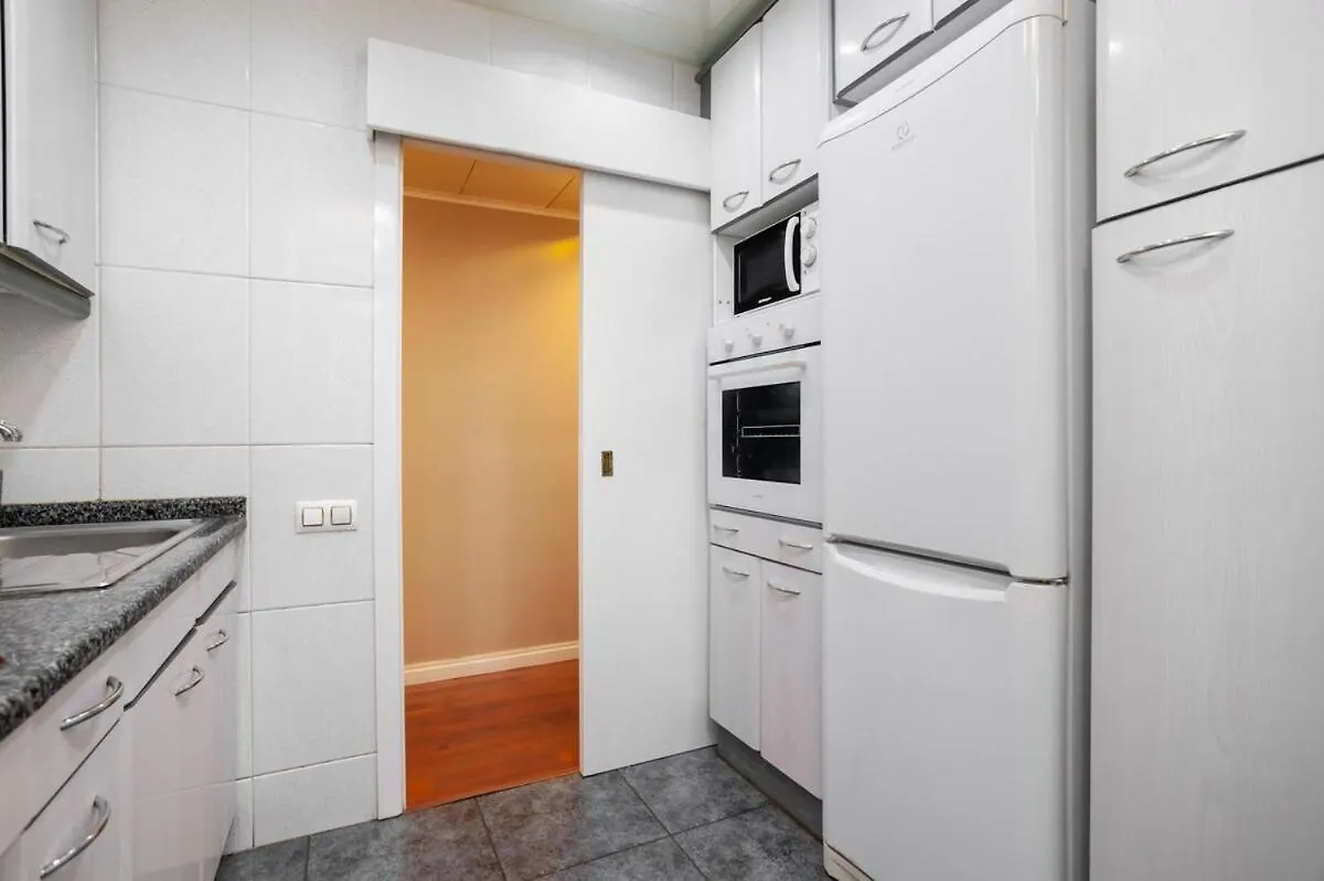 Next To Sagrada Familia 4-Bedroom Apartment Barcellona
