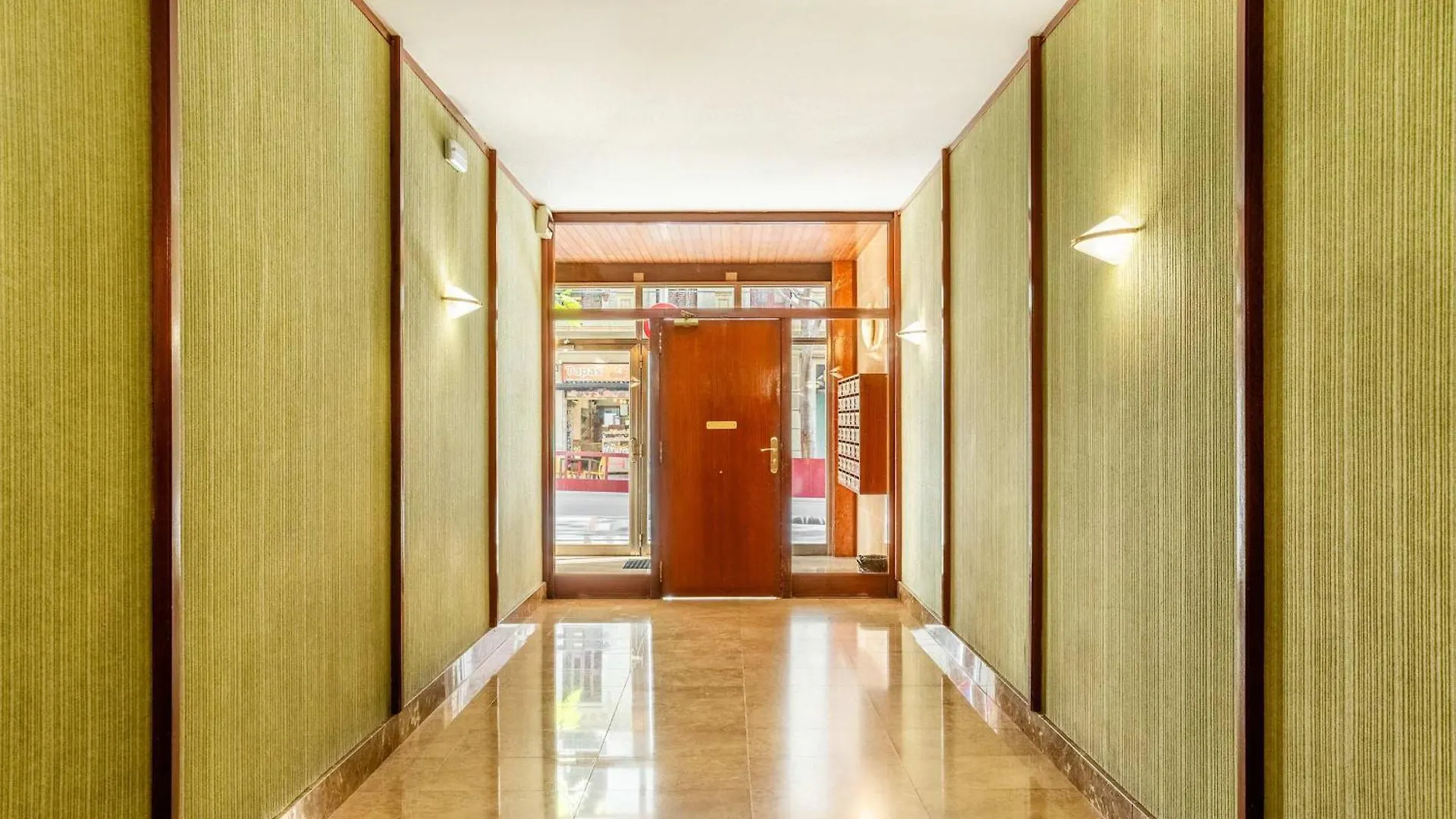 Next To Sagrada Familia 4-Bedroom Apartment Barcellona